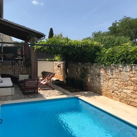 In - Istrien 43260 Holiday home *